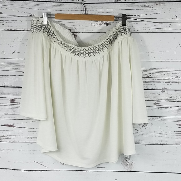 Apt. 9 Tops - Apt 9 off the shoulder top